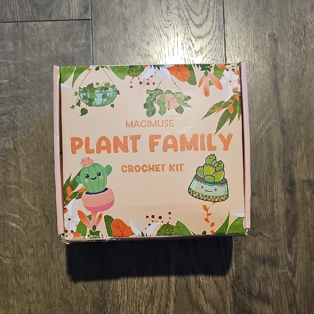 NWT PLAnt Family Magimuse  Crochet Kit Hobby Craft Home Gift Bohemian 6 Plants